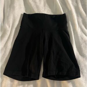 TnaBUTTER Cheeky Hi-Rise Short 7” short